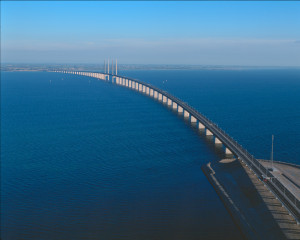 Arial photo of bridge viewed from Peberholm towards Sweden