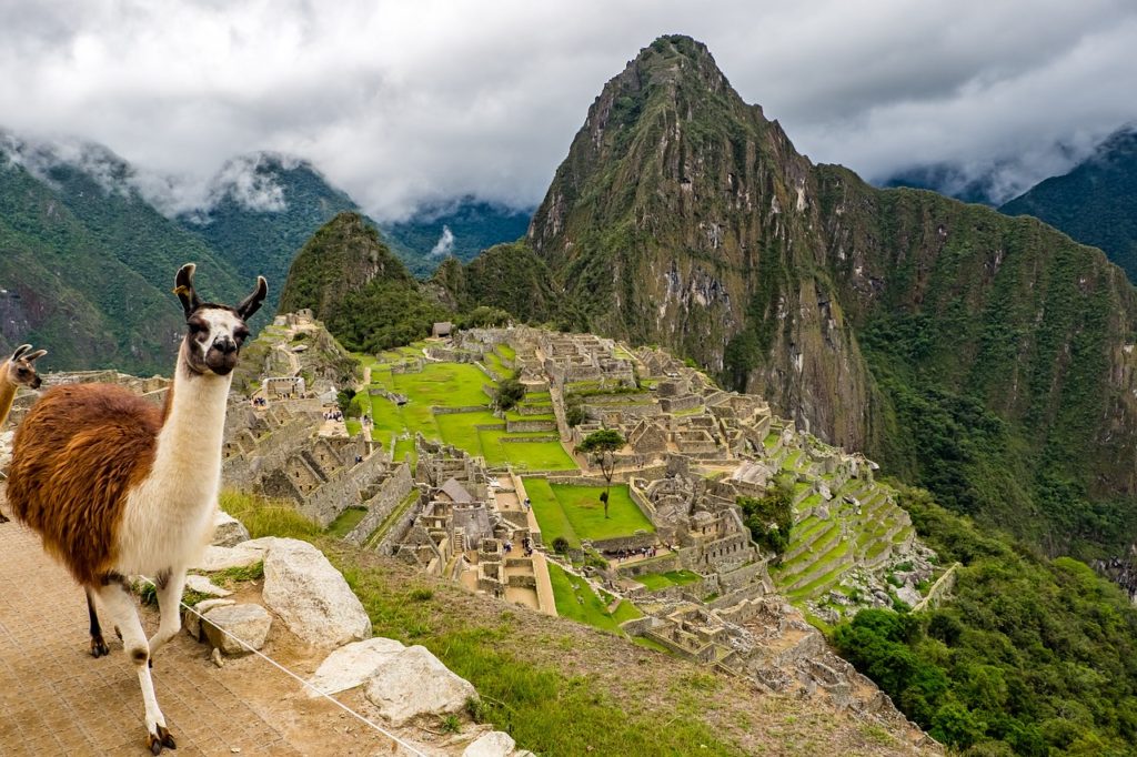 Machu Picchu - Escapadas Económicas que puedes hacer desde Colombia - Traveleira.com