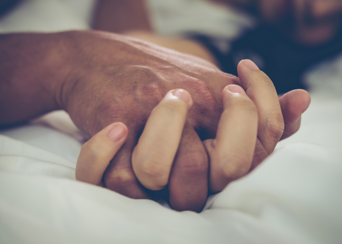 Sex in Travel for Solo Female Travelers: Comprehensive Guide 4 Holding hands while couples sex travel