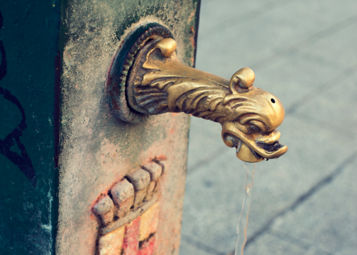 29 Things Not to Do in Italy: Avoid These Mistakes 4 A tap of drinking water in Italy