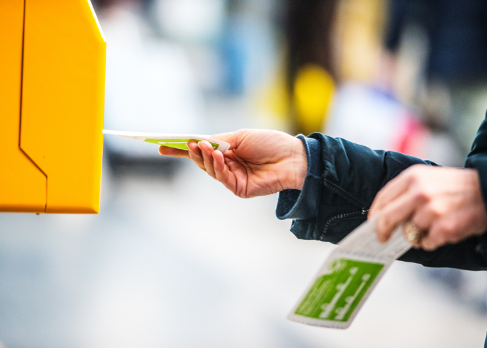 29 Things Not to Do in Italy: Avoid These Mistakes 12 someone validating their parking ticket