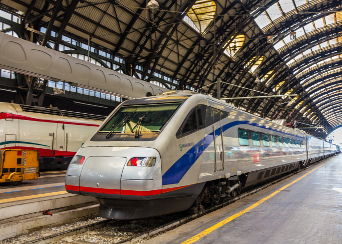 Cómo planificar un viaje cultural: guía para viajar con intención 6 tren de alta velocidad en Italia