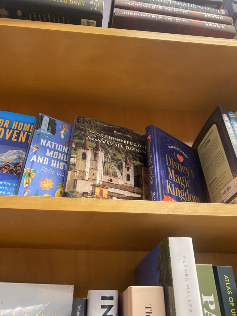 Que Hacer en Jacksonville en 3 Días 8 Libros en la librería The Bookmark